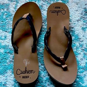 Reef Cushioned Sandals Size 9